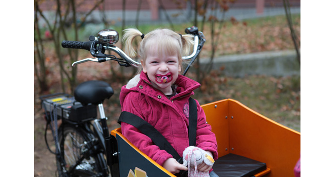 Das e-Bakfiet bietet Platz für bis zu vier Kinder Image